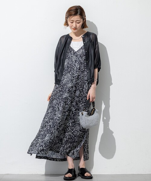 23区 L(ニジュウサンクオオキイサイズ)の「【洗える】ソフトシアーフィルム コンパクト ブラウス(シャツ/ブラウス・レディース・ベージュ系/ライトオレンジ系/ブラック系/ダークグリーン系・44/46)」の8枚目の写真