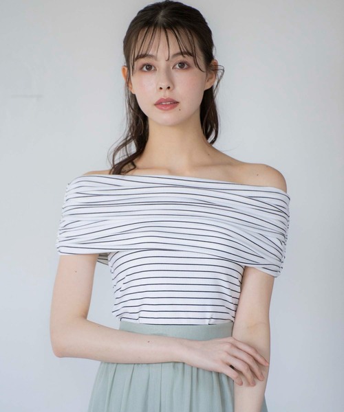 NOELA(ノエラ)の「オフショルドレープカットソー(Tシャツ/カットソー・レディース・オフホワイト/モカ/その他1/ライトグリーン・フリー)」の4枚目の写真