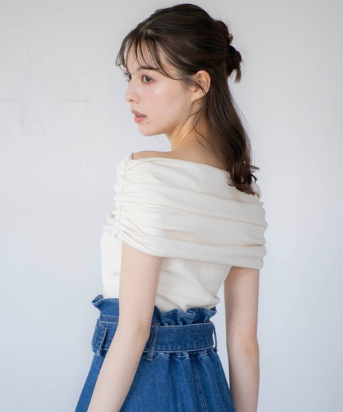 NOELA(ノエラ)の「オフショルドレープカットソー(Tシャツ/カットソー・レディース・オフホワイト/モカ/その他1/ライトグリーン・フリー)」の10枚目の写真