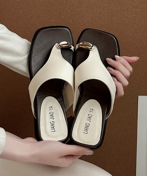 Mela（メラ）の「METAL THONG SANDALS（サンダル・レディース・ホワイト/レオパード/シルバー/ブラック・36/37/38/39）」の5枚目の写真