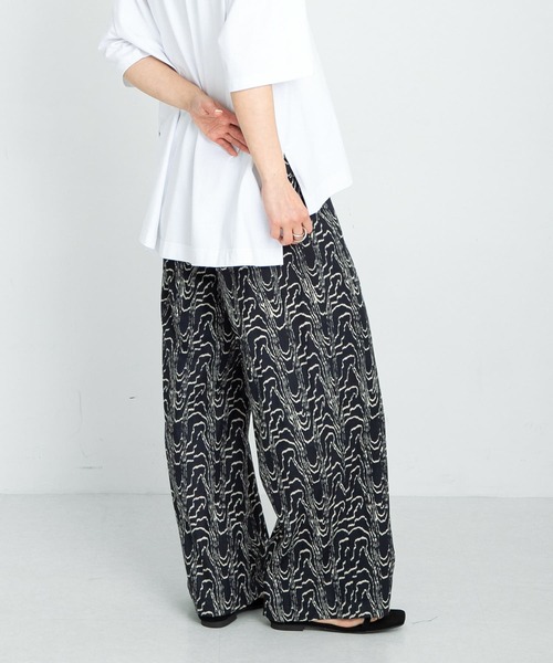 URBAN RESEARCH Sonny Label（アーバンリサーチサニーレーベル）の「コットンモダールニュアンスプリントパンツ（その他パンツ・レディース・グリーン系その他/ブラウン/ブラック・FREE）」の21枚目の写真