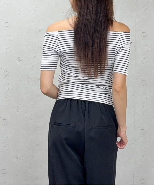Per sist ence(パーシエンス)の「ボーダーリブオフショルトップス(Tシャツ/カットソー・レディース・アイボリー/ブラック/ブラウン/オフホワイト・FREE)」の17枚目の写真