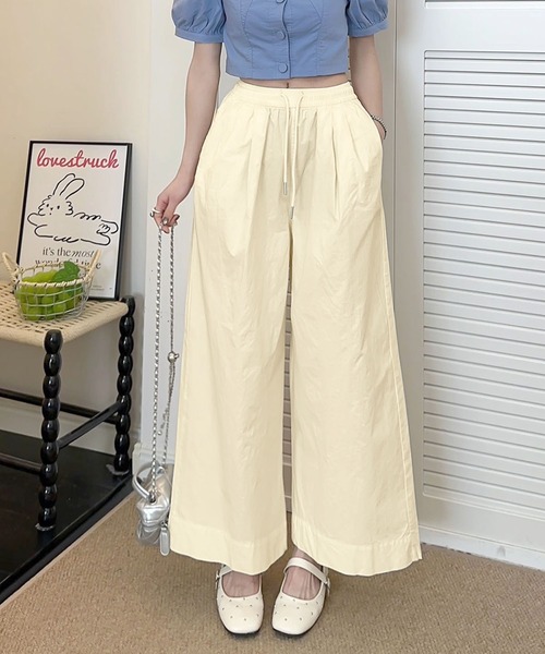 BANICO(バニコ)の「フレアシルエットリラックスパンツ(その他パンツ・レディース・ブルー/ブラック/ライトベージュ・LARGE/MEDIUM/X-LARGE)」の2枚目の写真
