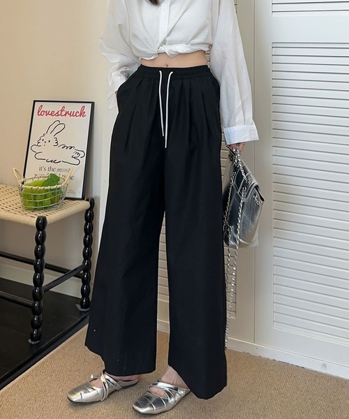 BANICO(バニコ)の「フレアシルエットリラックスパンツ(その他パンツ・レディース・ブルー/ブラック/ライトベージュ・LARGE/MEDIUM/X-LARGE)」の5枚目の写真