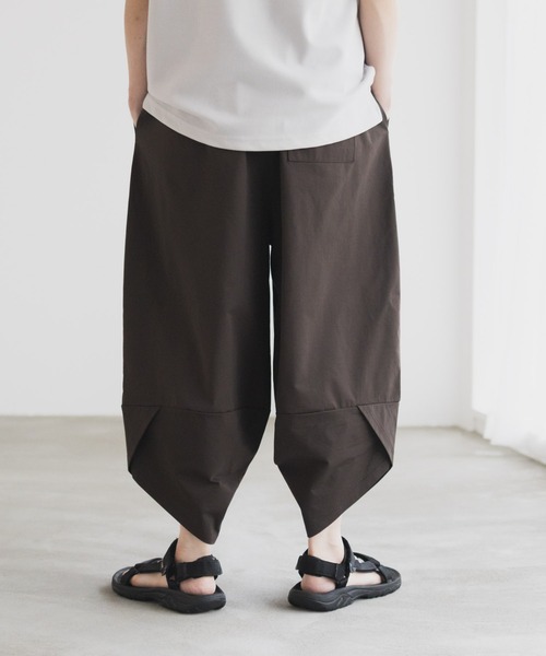 NAVY（ネイビー）の「洗濯してもすぐ乾く接触冷感ドライサルエルパンツ/イージーパンツ（その他パンツ・メンズ・ブラック/グレー/ブラウン/ネイビー・M/L/XL）」の8枚目の写真