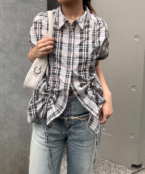 Lui's（ルイス）の「ドロスドチェックシャツ（シャツ/ブラウス・レディース・ベージュ/ネイビー・FREE）」の3枚目の写真