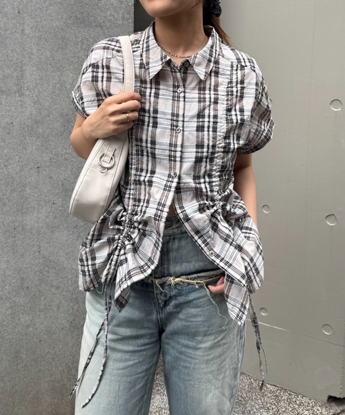 Lui's（ルイス）の「ドロスドチェックシャツ（シャツ/ブラウス・レディース・ベージュ/ネイビー・FREE）」の5枚目の写真