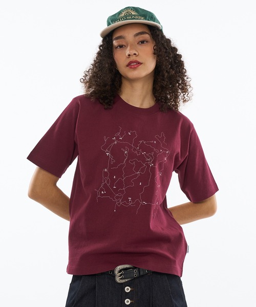 WISH FOR EVER(ウィッシュフォーエバー)の「MAP PRINT SHORT T / マッププリントショートTシャツ(Tシャツ/カットソー・メンズ・バーガンディー/グレー/オフホワイト/ネイビー・X-SMALL/MEDIUM/LARGE)」の4枚目の写真