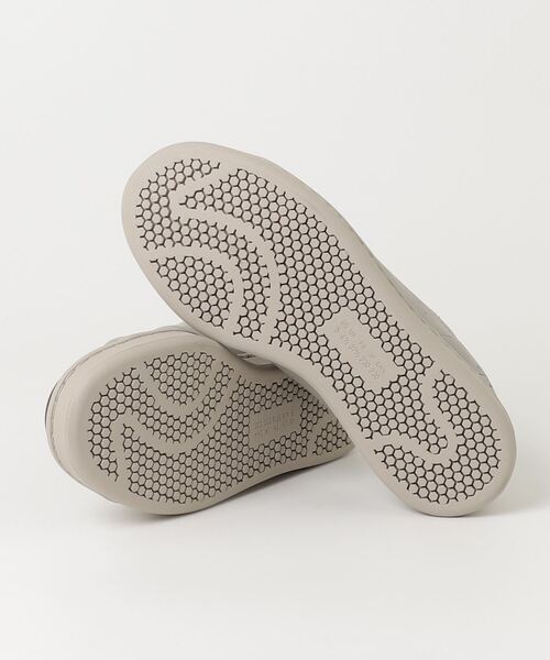 Y-3（ワイスリー）の「Y-3 STAN SMITH（スニーカー・メンズ・ライトブラウン・23.5cm/24.0cm/24.5cm/26.0cm/26.5cm/27.0cm/27.5cm/28.0cm/29.0cm/28.5cm/23.0cm/25.5cm/22.5cm）」の2枚目の写真