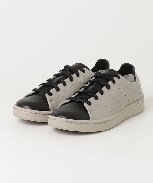 Y-3（ワイスリー）の「Y-3 STAN SMITH（スニーカー・メンズ・ライトブラウン・23.5cm/24.0cm/24.5cm/26.0cm/26.5cm/27.0cm/27.5cm/28.0cm/29.0cm/28.5cm/23.0cm/25.5cm/22.5cm）」の3枚目の写真