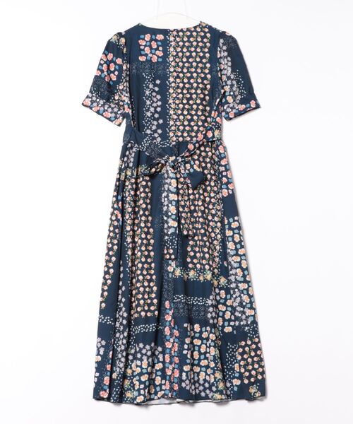 i-dare(アイディア)の「【i-dare】総柄 半袖 カシュクール ロング 丈ワンピース(ワンピース・レディース・ブラック・X-LARGE/LARGE/MEDIUM)」の3枚目の写真