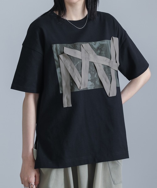 kOhAKU(コハク)の「ランダムテーププリントカットソー(Tシャツ/カットソー・レディース・オフホワイト/ブラック・2/1)」の1枚目の写真
