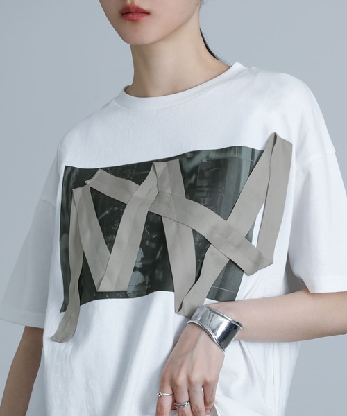 kOhAKU(コハク)の「ランダムテーププリントカットソー(Tシャツ/カットソー・レディース・オフホワイト/ブラック・2/1)」の6枚目の写真