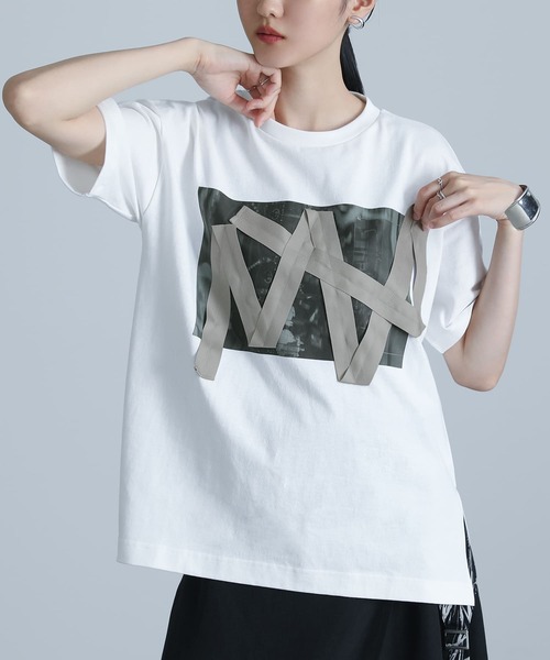 kOhAKU(コハク)の「ランダムテーププリントカットソー(Tシャツ/カットソー・レディース・オフホワイト/ブラック・2/1)」の3枚目の写真