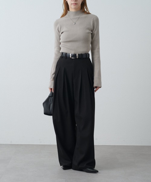 Lui's（ルイス）の「フレアスリーブスリムタートルニット（ニット/セーター・レディース・ブラック/ホワイト/ブルー/グレイッシュベージュ・FREE）」の18枚目の写真