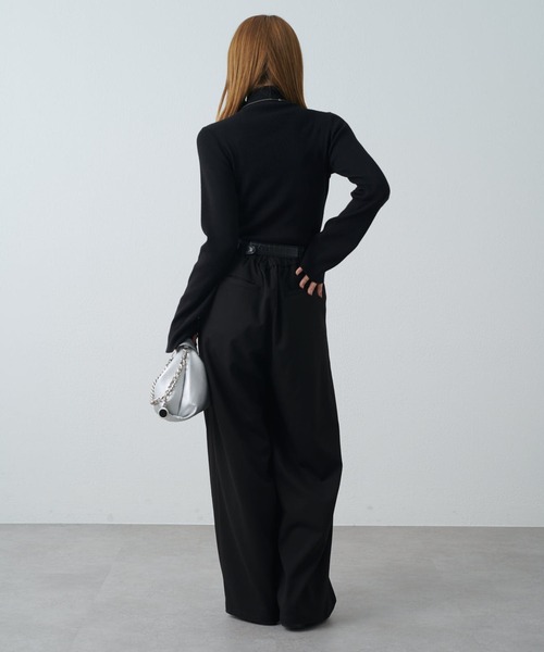 Lui's（ルイス）の「フレアスリーブスリムタートルニット（ニット/セーター・レディース・ブラック/ホワイト/ブルー/グレイッシュベージュ・FREE）」の15枚目の写真