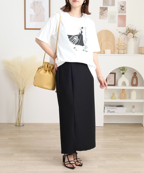 BRODIAEA(ブローディア)の「BRODIAEA ウーマンプリント半袖Tシャツ(Tシャツ/カットソー・レディース・ベージュ/サックスブルー/オフホワイト/ネイビー・40)」の8枚目の写真