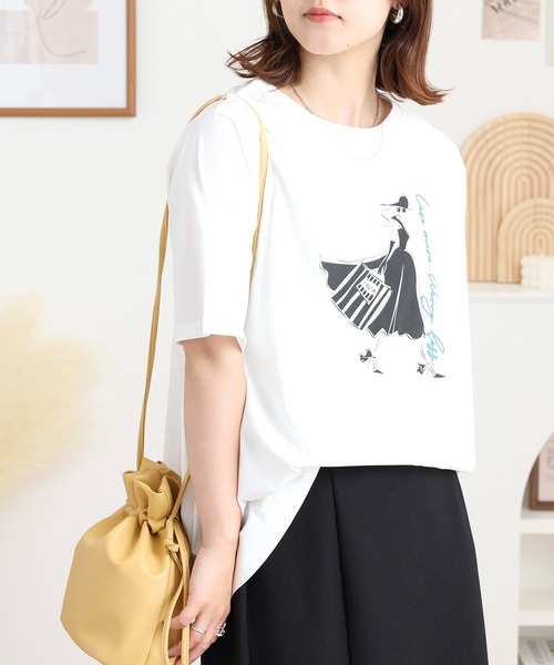 BRODIAEA(ブローディア)の「BRODIAEA ウーマンプリント半袖Tシャツ(Tシャツ/カットソー・レディース・ベージュ/サックスブルー/オフホワイト/ネイビー・40)」の7枚目の写真