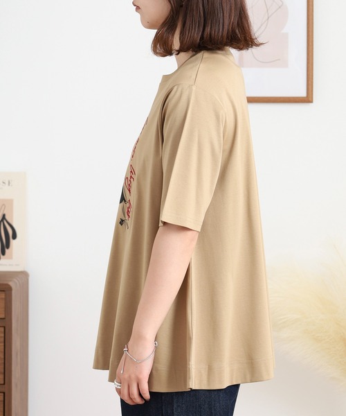 BRODIAEA(ブローディア)の「BRODIAEA ウーマンプリント半袖Tシャツ(Tシャツ/カットソー・レディース・ベージュ/サックスブルー/オフホワイト/ネイビー・40)」の22枚目の写真