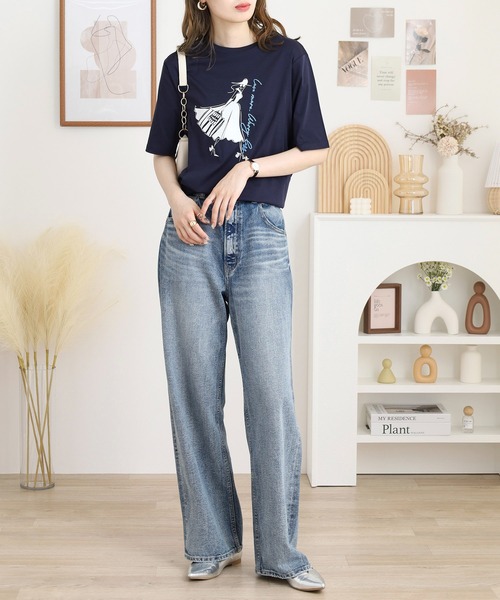 BRODIAEA(ブローディア)の「BRODIAEA ウーマンプリント半袖Tシャツ(Tシャツ/カットソー・レディース・ベージュ/サックスブルー/オフホワイト/ネイビー・40)」の16枚目の写真