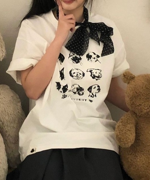 ミポリン【新品・未使用】TシャツXL黒『Langue de chat』プリント セール】黒猫＆犬プリントTシャツ（Tシャツ/カットソー）｜Achic