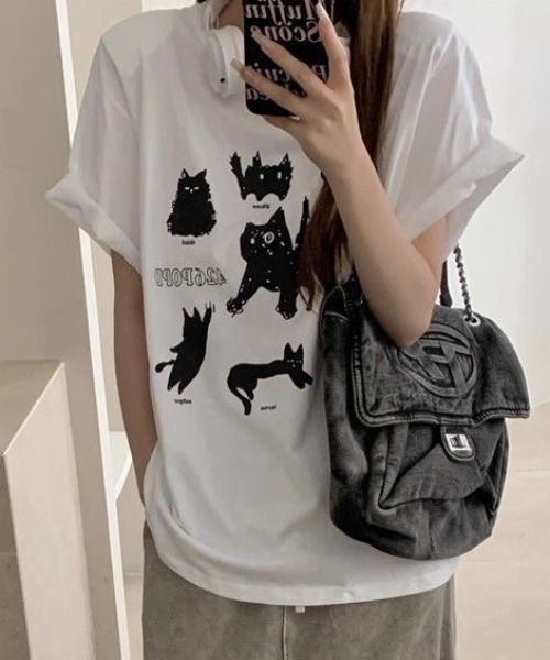 ミポリン【新品・未使用】TシャツXL黒『Langue de chat』プリント セール】黒猫＆犬プリントTシャツ（Tシャツ/カットソー）｜Achic