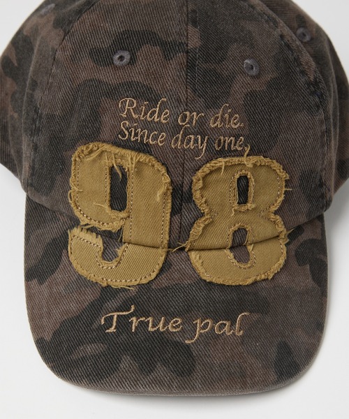 napinna maison(ナピナメゾン)の「【napinna maison×HIINA】カモ柄ロゴキャップ(キャップ・レディース・ピンク/カーキ・FREE)」の6枚目の写真