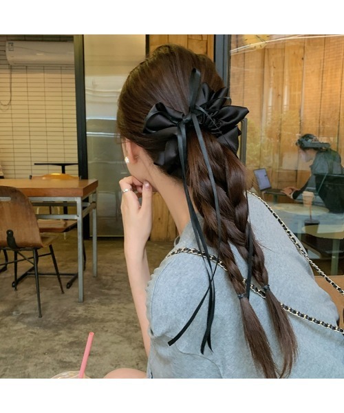 Vini（ヴィニ）の「リボン ボリューム シュシュ（シュシュ・レディース・ブルー/ブラック系その他/オフホワイト/ブラック/ベージュ/ピンク/グリーン/ホワイト系その他/ホワイト・FREE）」の4枚目の写真