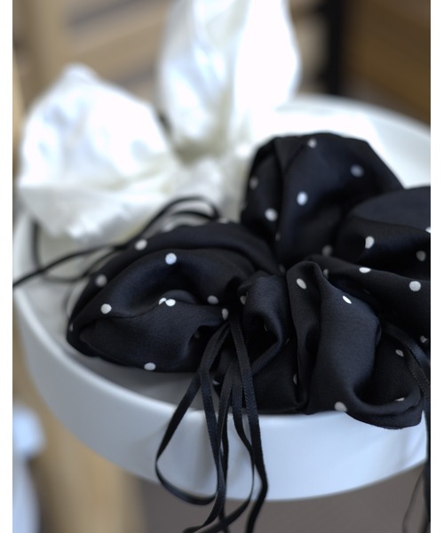 Vini（ヴィニ）の「リボン ボリューム シュシュ（シュシュ・レディース・ブルー/ブラック系その他/オフホワイト/ブラック/ベージュ/ピンク/グリーン/ホワイト系その他/ホワイト・FREE）」の16枚目の写真