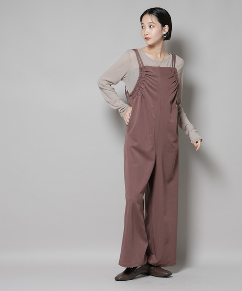 NANO universe(ナノユニバース)の「ギャザーデザインサロペットパンツ(サロペット/オーバーオール・レディース・ブラック/ライトベージュ/モカ・FREE)」の19枚目の写真