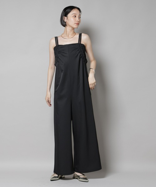 NANO universe(ナノユニバース)の「ギャザーデザインサロペットパンツ(サロペット/オーバーオール・レディース・ブラック/ライトベージュ/モカ・FREE)」の12枚目の写真