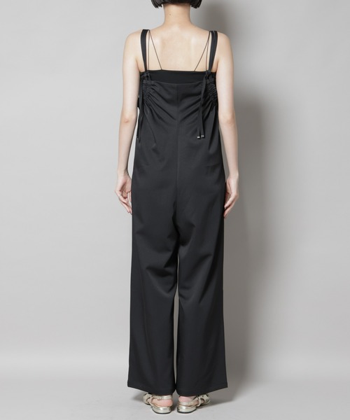 NANO universe(ナノユニバース)の「ギャザーデザインサロペットパンツ(サロペット/オーバーオール・レディース・ブラック/ライトベージュ/モカ・FREE)」の6枚目の写真