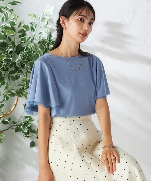 a.v.v(アーヴェヴェ)の「【接触冷感/UVカット/吸水速乾】チュールラッフルスリーブカットソー(Tシャツ/カットソー・レディース・ダークインディゴブルー/グレー系その他/ブラック・34/36/38/40/42)」の1枚目の写真