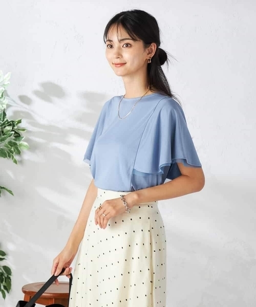 a.v.v(アーヴェヴェ)の「【接触冷感/UVカット/吸水速乾】チュールラッフルスリーブカットソー(Tシャツ/カットソー・レディース・ダークインディゴブルー/グレー系その他/ブラック・34/36/38/40/42)」の4枚目の写真