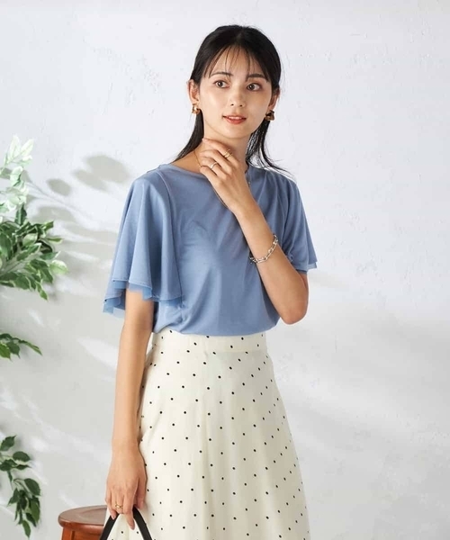 a.v.v(アーヴェヴェ)の「【接触冷感/UVカット/吸水速乾】チュールラッフルスリーブカットソー(Tシャツ/カットソー・レディース・ダークインディゴブルー/グレー系その他/ブラック・34/36/38/40/42)」の6枚目の写真