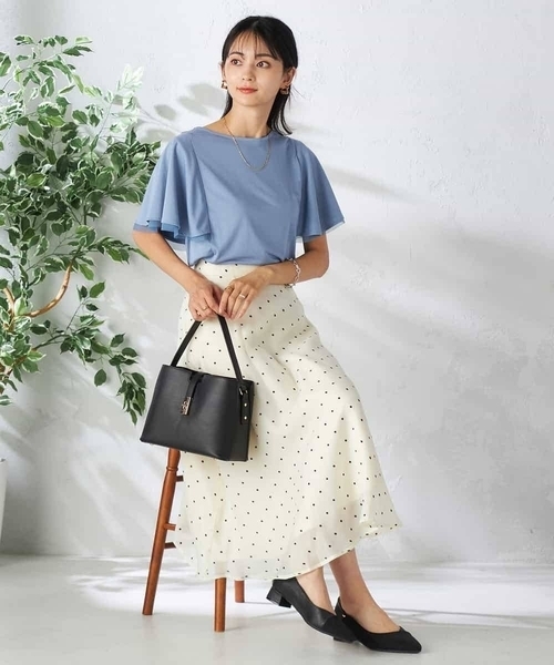 a.v.v(アーヴェヴェ)の「【接触冷感/UVカット/吸水速乾】チュールラッフルスリーブカットソー(Tシャツ/カットソー・レディース・ダークインディゴブルー/グレー系その他/ブラック・34/36/38/40/42)」の7枚目の写真