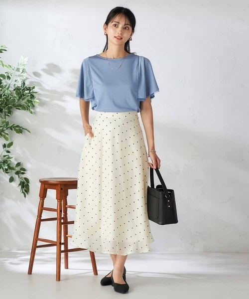 a.v.v(アーヴェヴェ)の「【接触冷感/UVカット/吸水速乾】チュールラッフルスリーブカットソー(Tシャツ/カットソー・レディース・ダークインディゴブルー/グレー系その他/ブラック・34/36/38/40/42)」の11枚目の写真