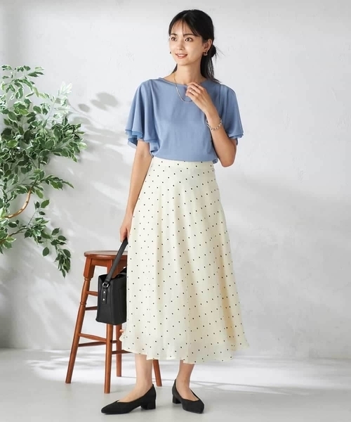 a.v.v(アーヴェヴェ)の「【接触冷感/UVカット/吸水速乾】チュールラッフルスリーブカットソー(Tシャツ/カットソー・レディース・ダークインディゴブルー/グレー系その他/ブラック・34/36/38/40/42)」の14枚目の写真