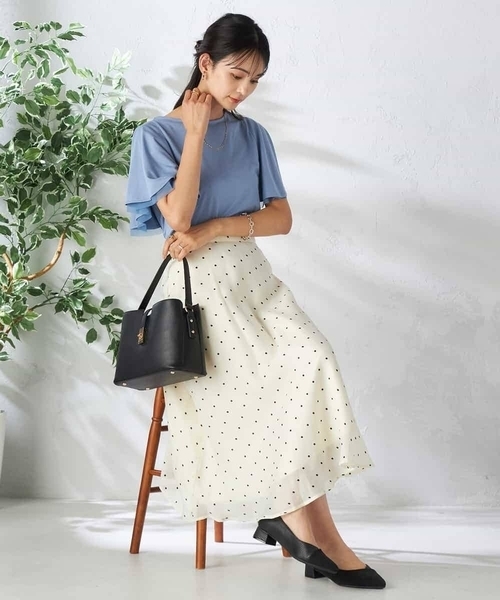 a.v.v(アーヴェヴェ)の「【接触冷感/UVカット/吸水速乾】チュールラッフルスリーブカットソー(Tシャツ/カットソー・レディース・ダークインディゴブルー/グレー系その他/ブラック・34/36/38/40/42)」の17枚目の写真