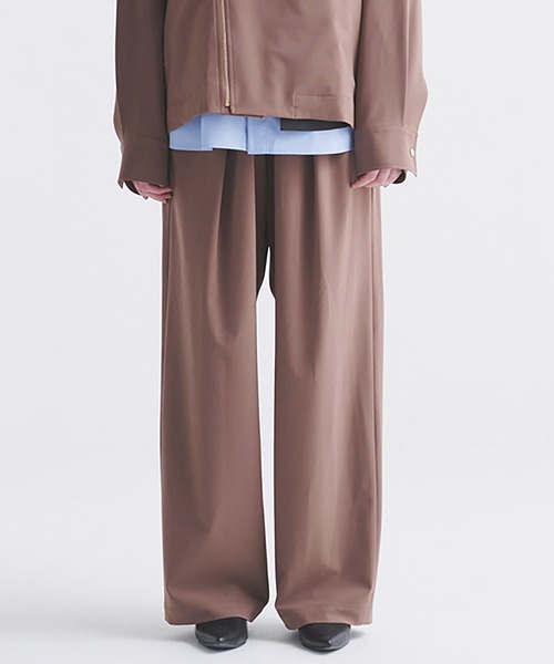 CULLNI(クルニ)の「Stretch Twill 1Tuck Drawstring Wide Pants(スラックス・メンズ・ブラック/ネイビー/アッシュブラウン・2/1/0)」の3枚目の写真