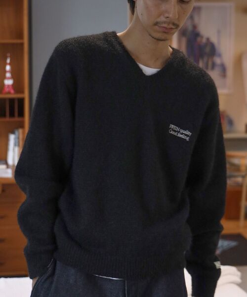 FFEIN（フェイン）の「【FFEIN（フェイン）】ワンポイントVネックウール混ニット / ウール ニット Vネック 短丈 刺繍 ワンポイント 短丈（ニット/セーター・メンズ・グレー/ブルー/レッド/ブラウン/ブラック/ネイビー・SMALL/MEDIUM/LARGE）」の7枚目の写真