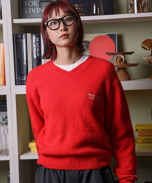 FFEIN（フェイン）の「【FFEIN（フェイン）】ワンポイントVネックウール混ニット / ウール ニット Vネック 短丈 刺繍 ワンポイント 短丈（ニット/セーター・メンズ・グレー/ブルー/レッド/ブラウン/ブラック/ネイビー・SMALL/MEDIUM/LARGE）」の10枚目の写真