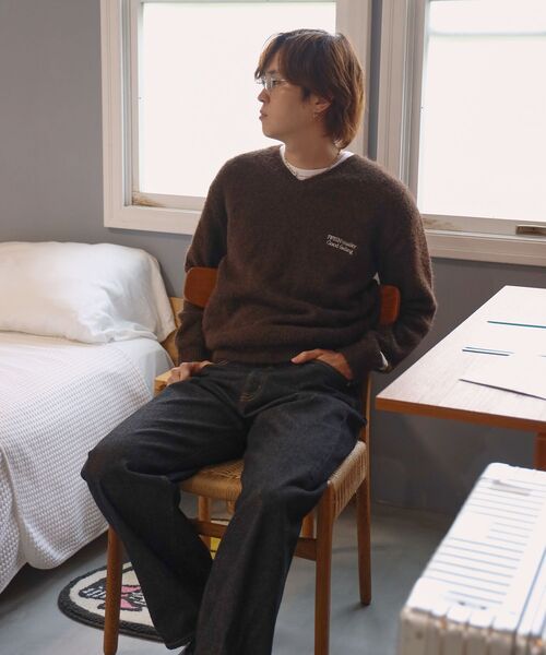 FFEIN（フェイン）の「【FFEIN（フェイン）】ワンポイントVネックウール混ニット / ウール ニット Vネック 短丈 刺繍 ワンポイント 短丈（ニット/セーター・メンズ・グレー/ブルー/レッド/ブラウン/ブラック/ネイビー・SMALL/MEDIUM/LARGE）」の14枚目の写真