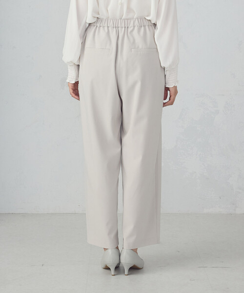 COMME CA ISM(コムサイズム)の「ワイド テーパードシルエットパンツ(その他パンツ・レディース・チャコール/グレイッシュベージュ・LARGE/MEDIUM)」の14枚目の写真