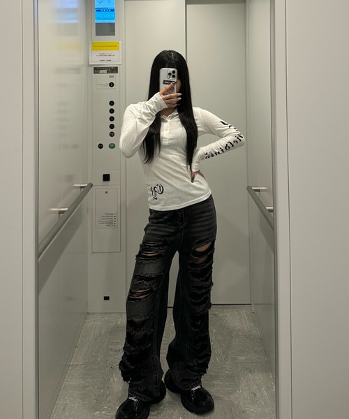KsG（ケーエスジー）の「multi damage wide denim（デニムパンツ・レディース・ブラック・MEDIUM/LARGE/SMALL）」の10枚目の写真