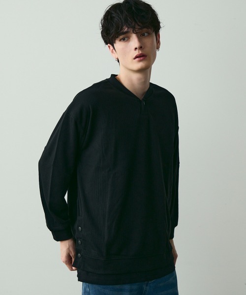 Shoowtime(ショウタイム)の「Snap Detail Pullover Long Sleeve Tee / スナップボタンデザインカットソー(Tシャツ/カットソー・メンズ・ブラック・MEDIUM/LARGE/X-LARGE)」の1枚目の写真