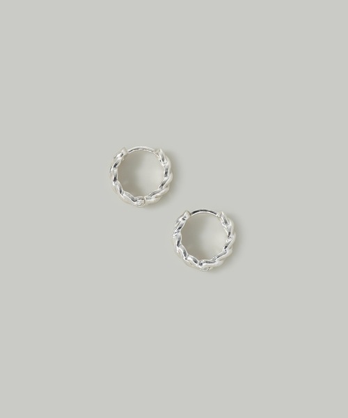 Jolie Toujours(ジョリトゥジュール)の「【金属アレルギー軽減】〈SV925〉ツイストワンタッチフープピアス(ピアス(両耳用)・レディース・シルバー・FREE)」の2枚目の写真