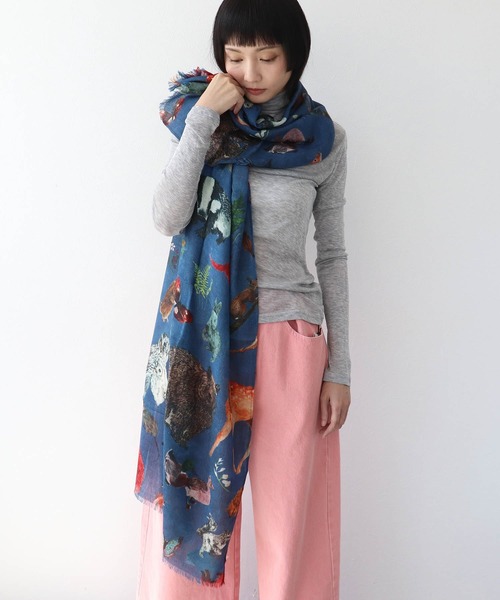 Three Four Time（ｽﾘｰﾌｫｰﾀｲﾑ）の「ウールシルクアニマルショール（ストール/ショール・レディース・ベージュ/ネイビー・FREE）」の2枚目の写真