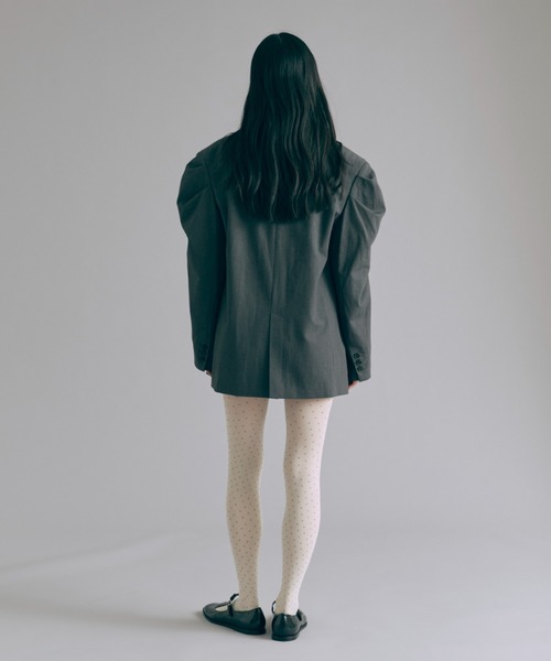 EN NEUME(エンノイム)の「Gathered Shoulder Jacket(テーラードジャケット・レディース・ネイビー/ベージュ/チャコール・1/0)」の13枚目の写真