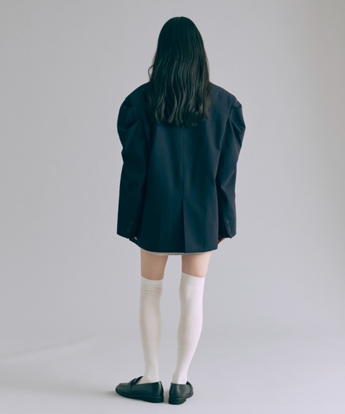 EN NEUME(エンノイム)の「Gathered Shoulder Jacket(テーラードジャケット・レディース・ネイビー/ベージュ/チャコール・1/0)」の19枚目の写真